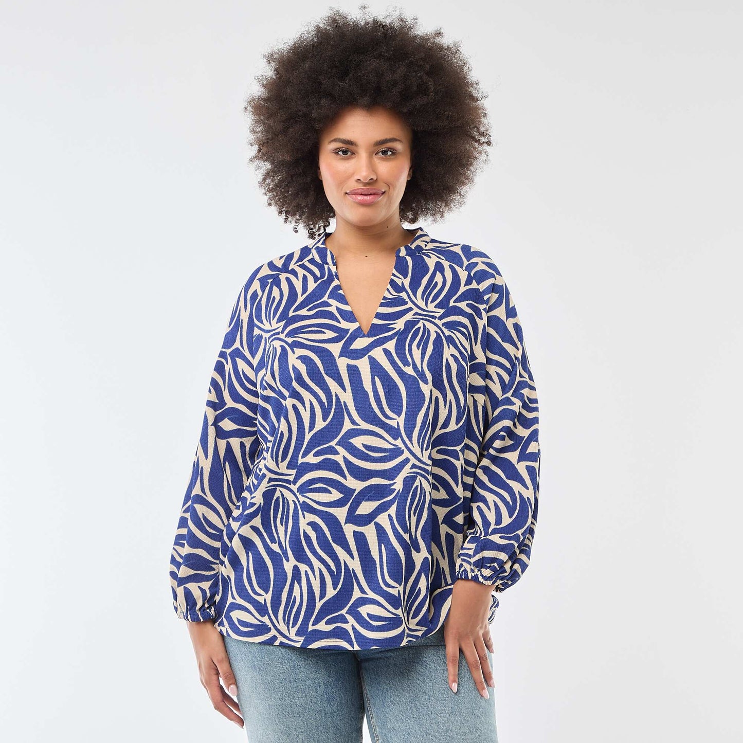 Blouse à col V avec motif allover BLEU