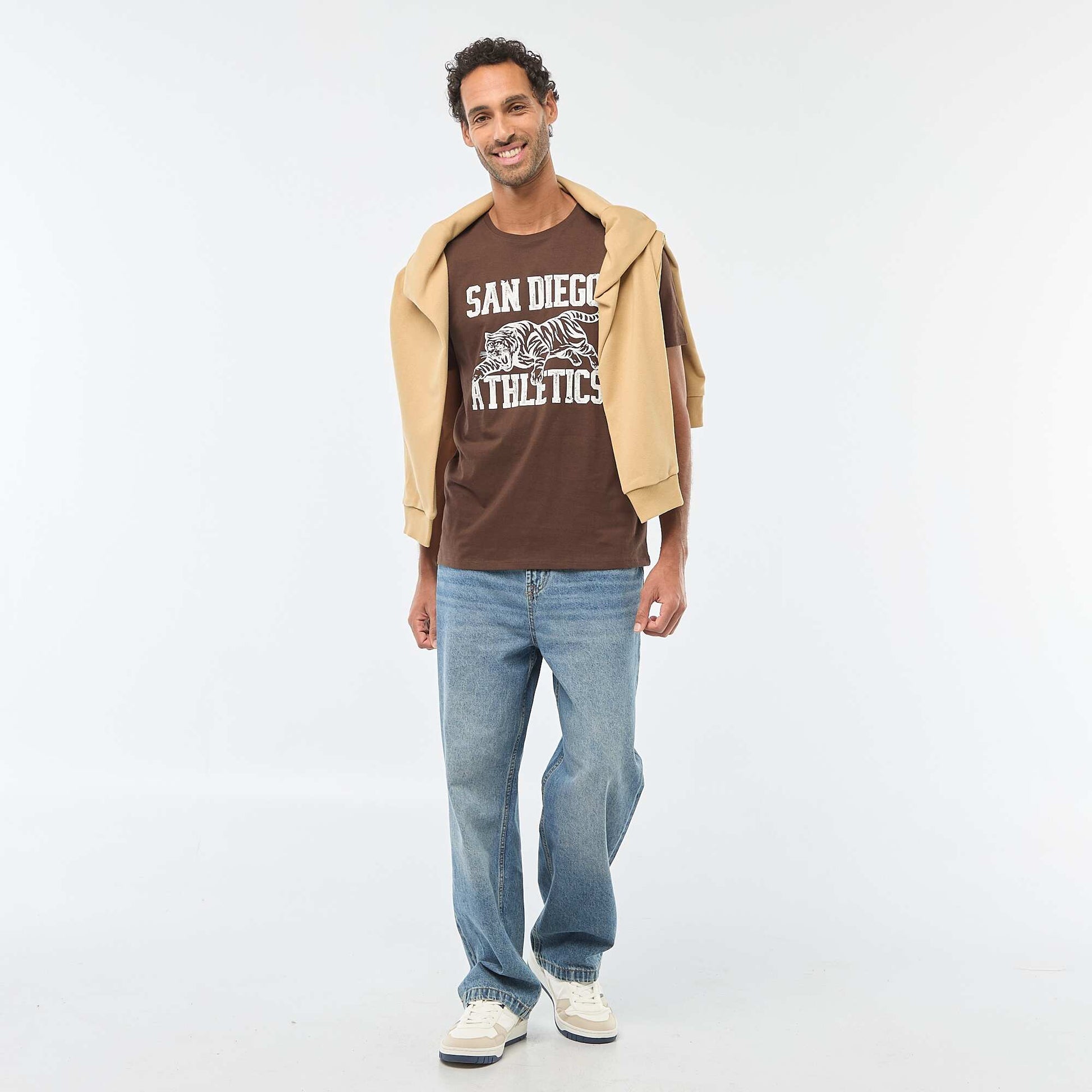 T-shirt à col rond et manches courtes imprimé MARRON