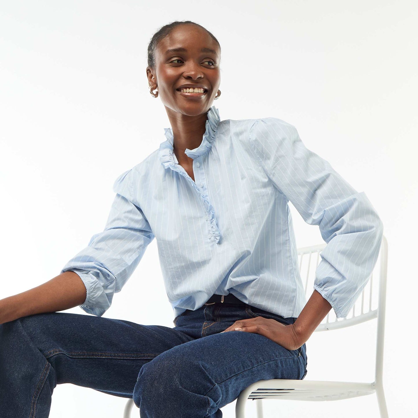 Blouse avec volants au col et à l'ouverture BLEU