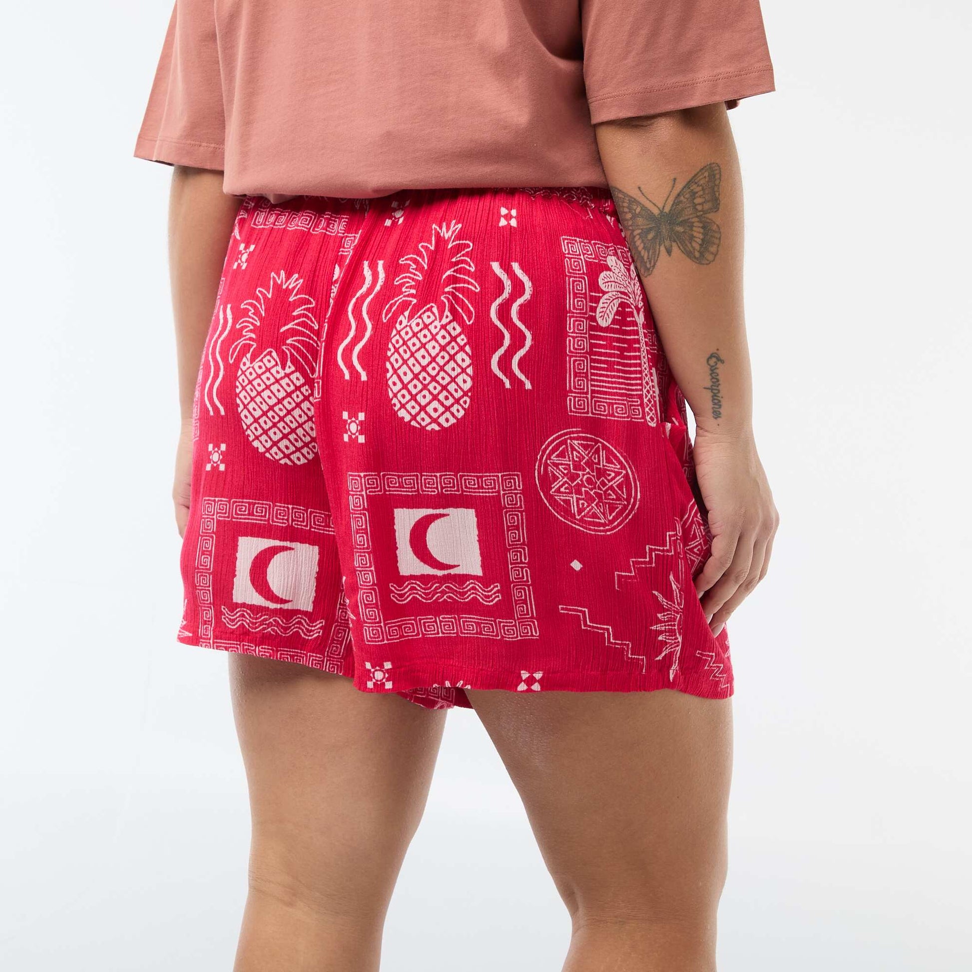 Short à motif avec 2 poches ROUGE