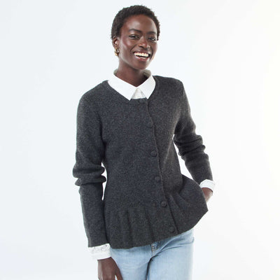Gilet en maille fine jauge à base volantée GRIS