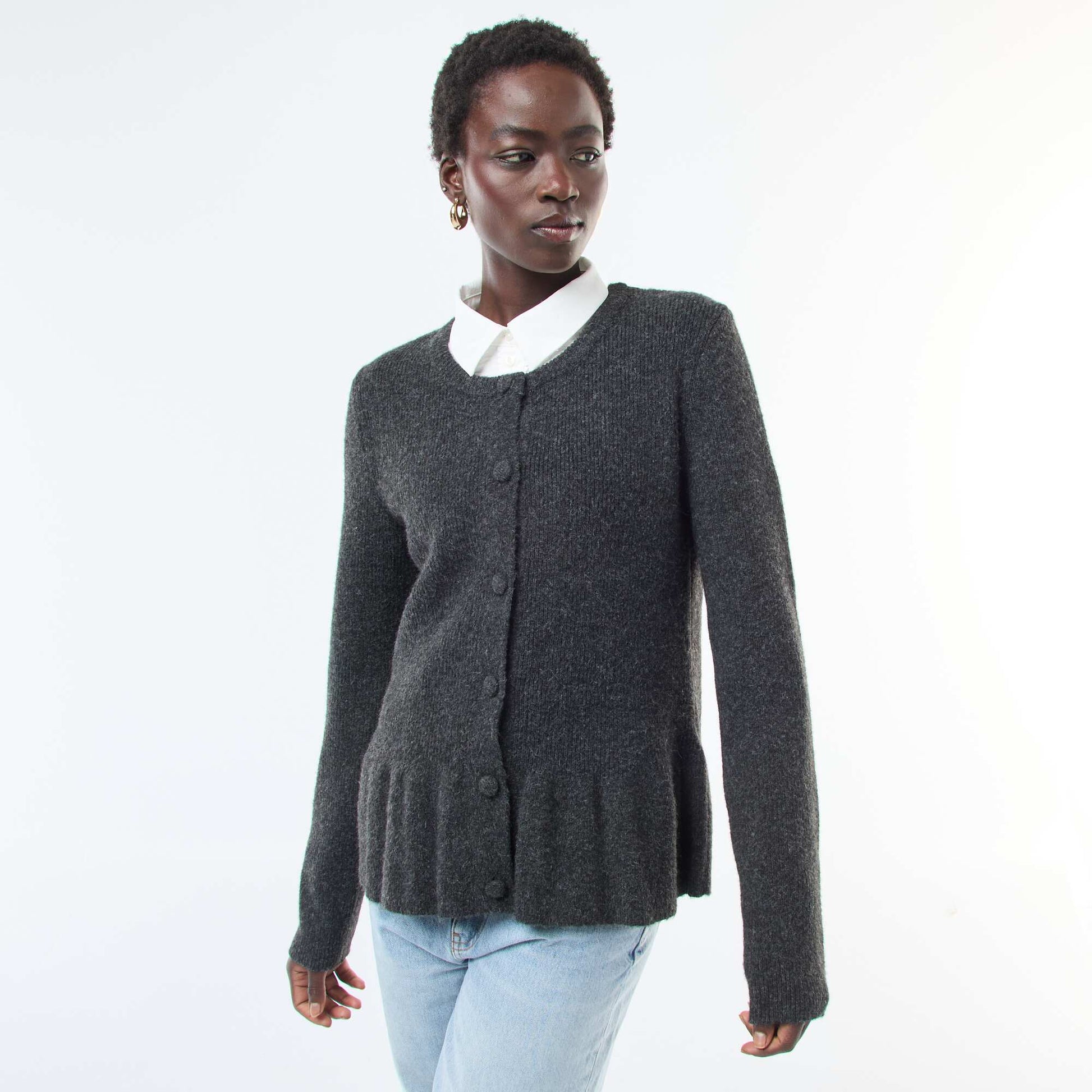 Gilet en maille fine jauge à base volantée GRIS