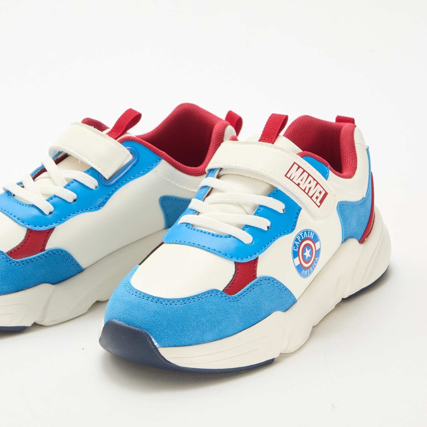 Baskets style running 'Captain America' BLANC