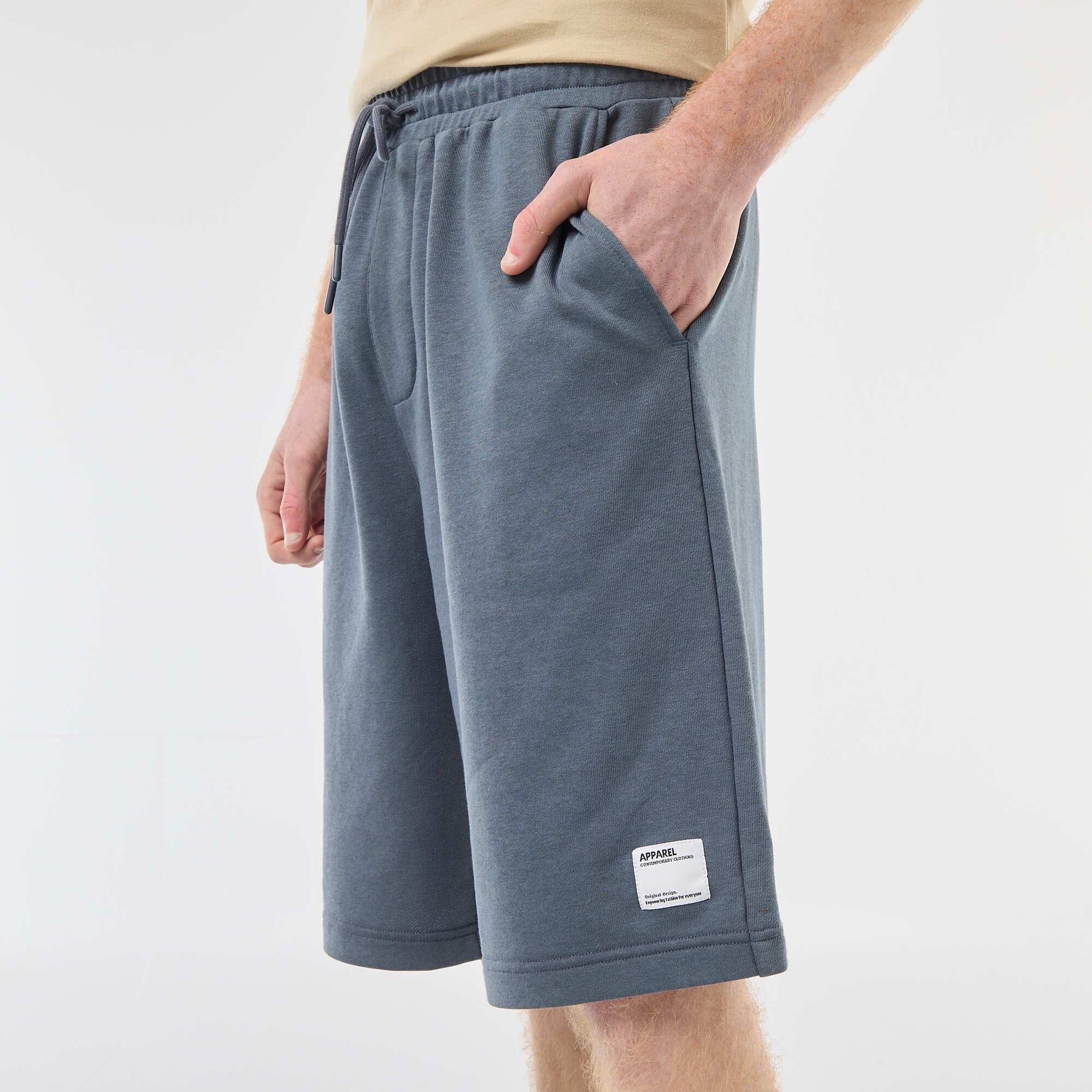 Short avec patch en coton uni GRIS