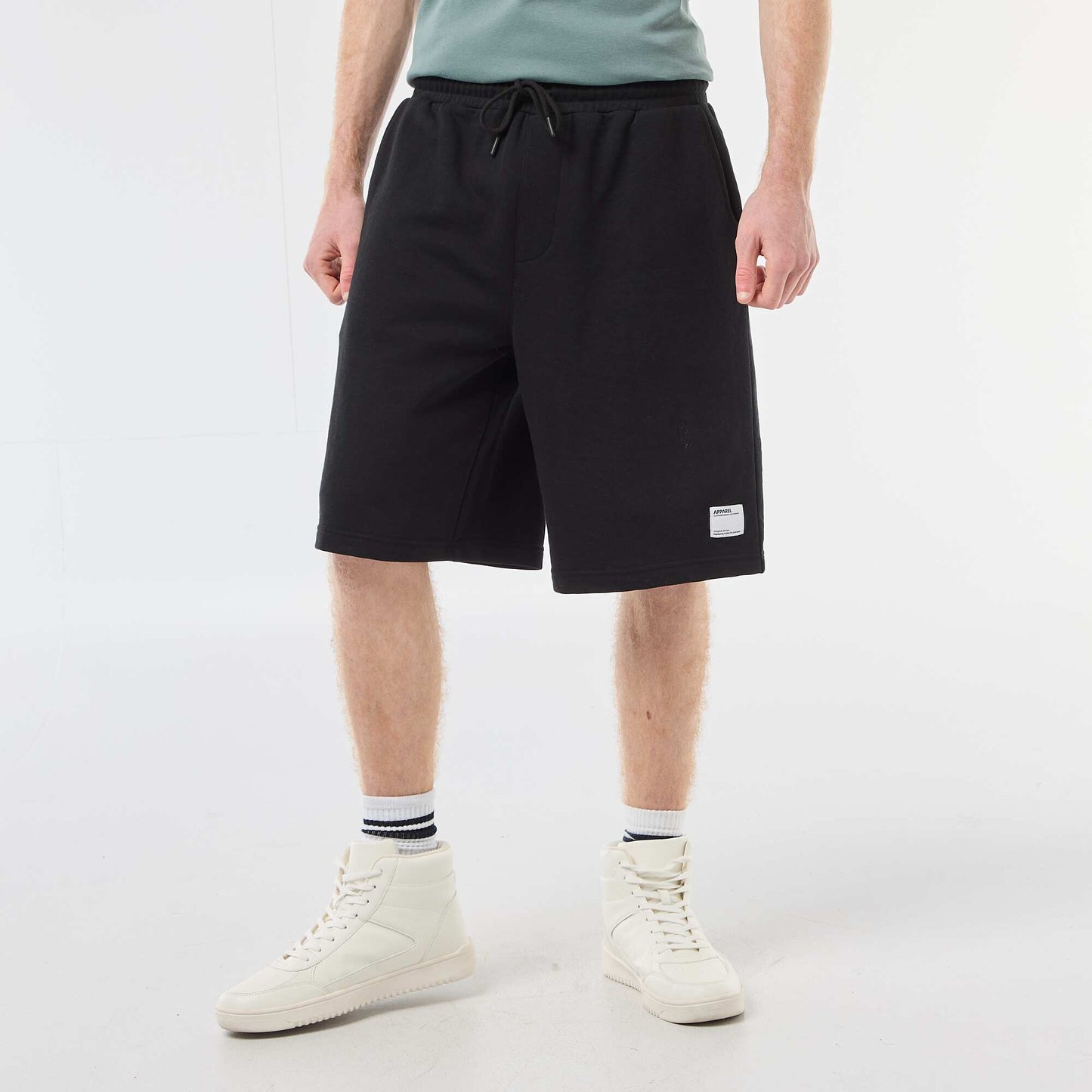 Short avec patch en coton uni NOIR
