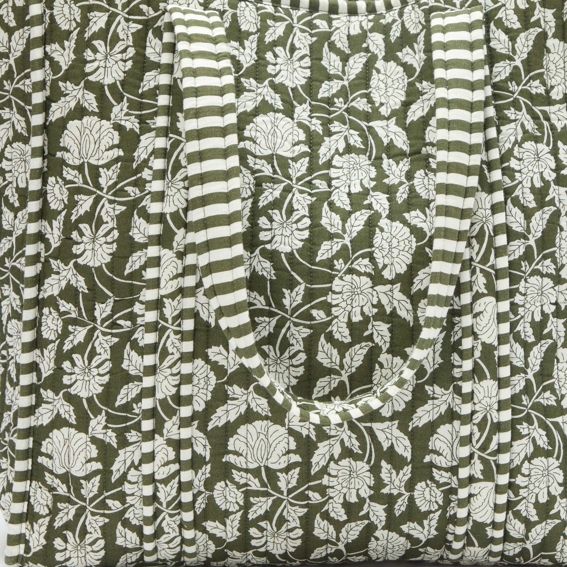 Sac cabas matelassé motif fleurs VERT