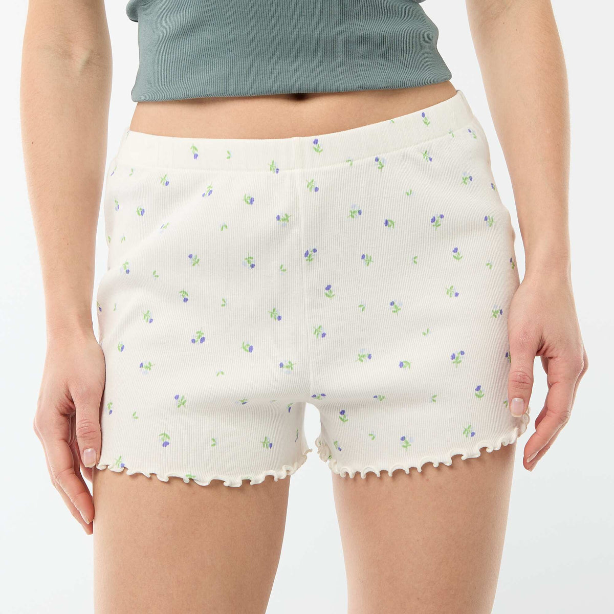 Short court de pyjama 'fleurs' all-over en coton BLANC
