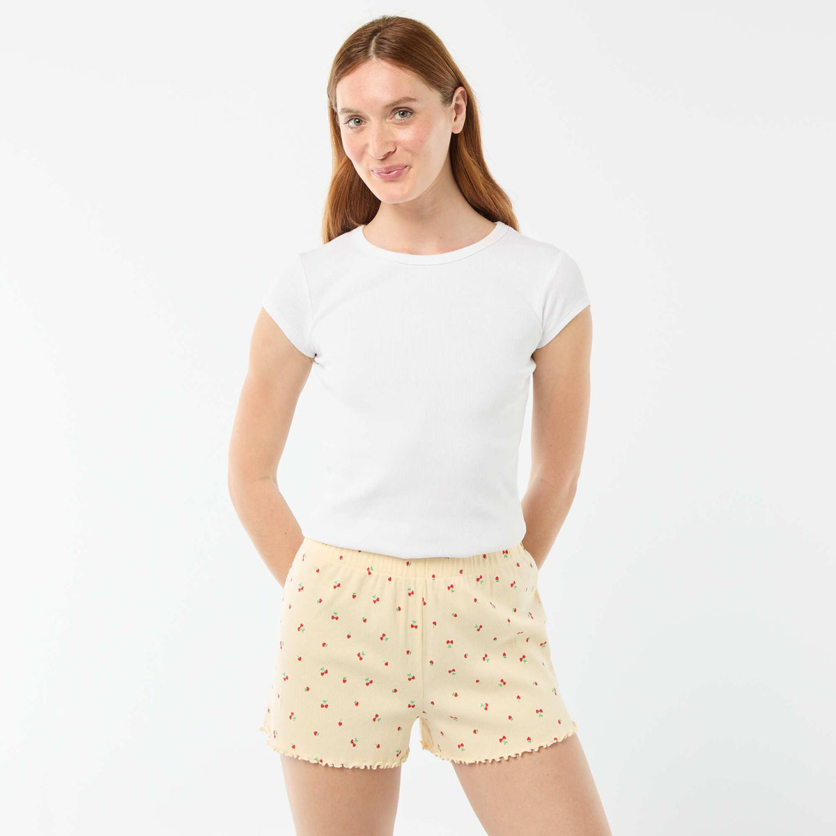 Short court de pyjama 'cerise' all-over en coton JAUNE