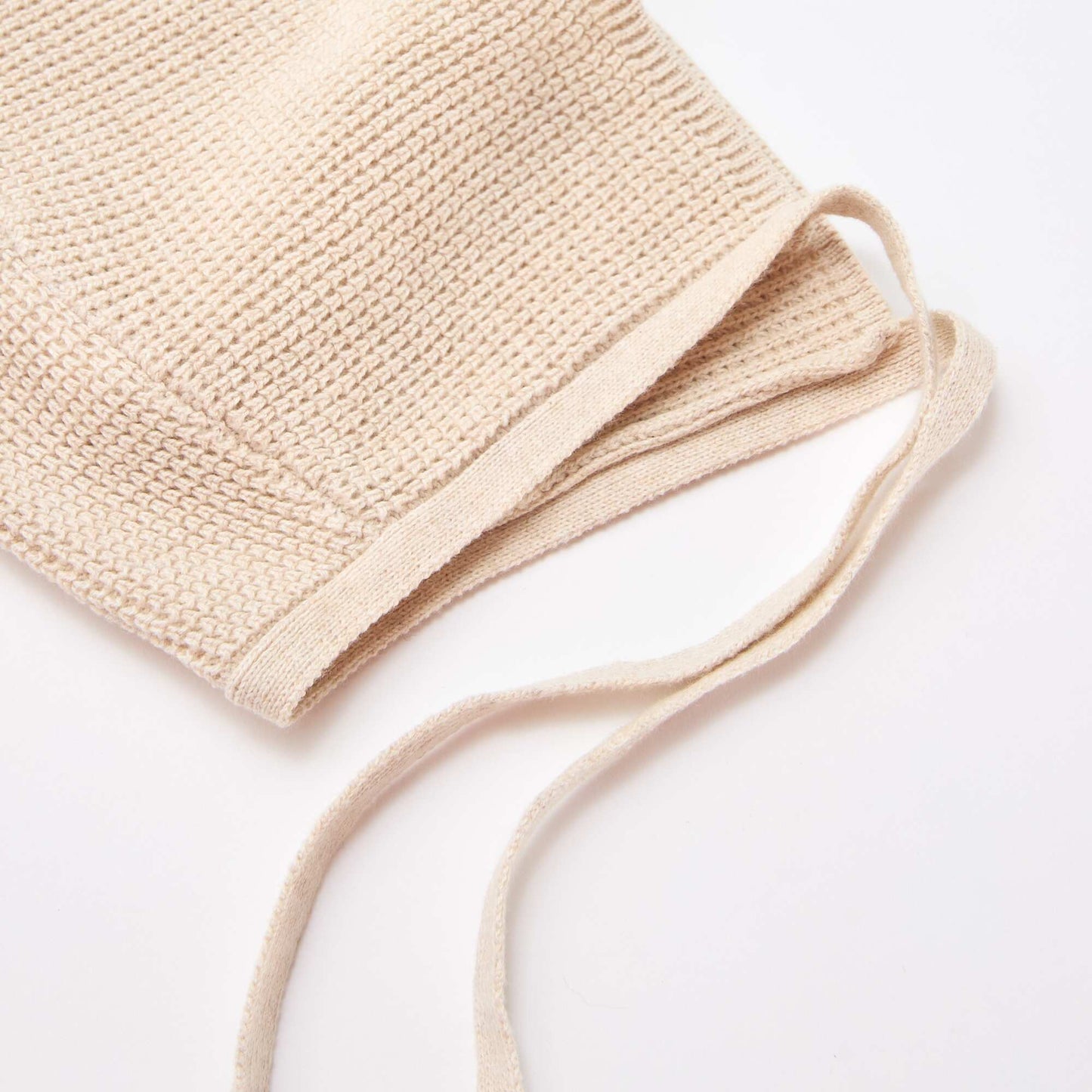 Bonnet en maille à nouer BEIGE