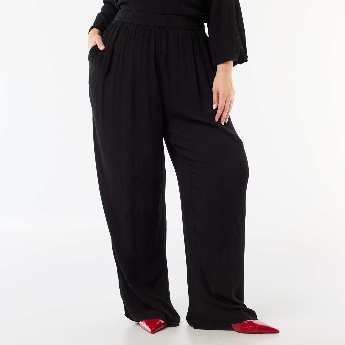Pantalon large en maille crêpée NOIR