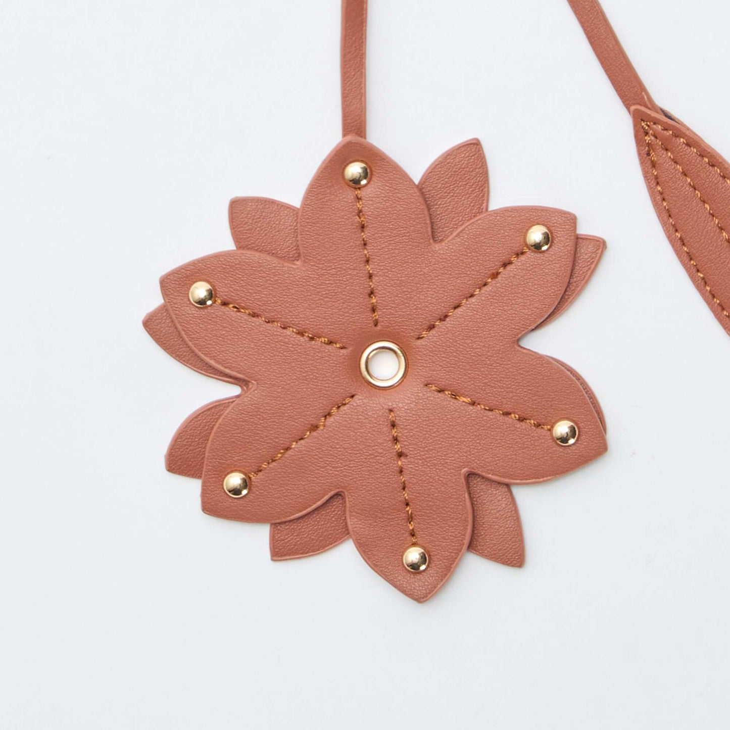 Porte-clé fleur en simili CAMEL
