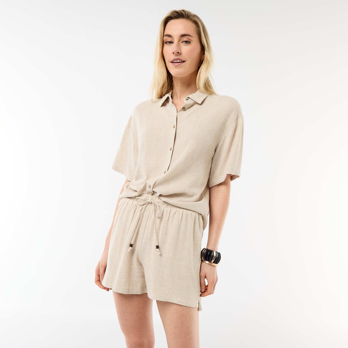 Short léger avec 2 poches en lin mélangé BEIGE