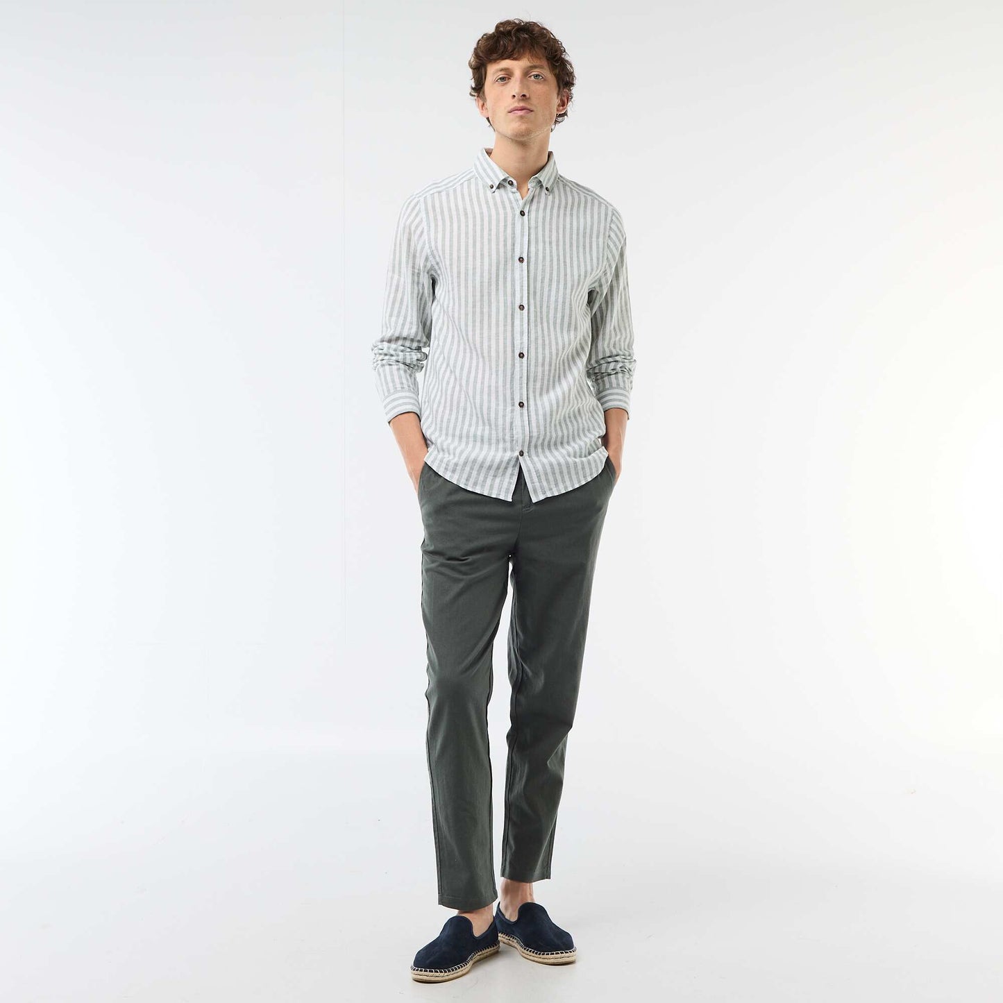 Pantalon chino regular en lin mélangé VERT