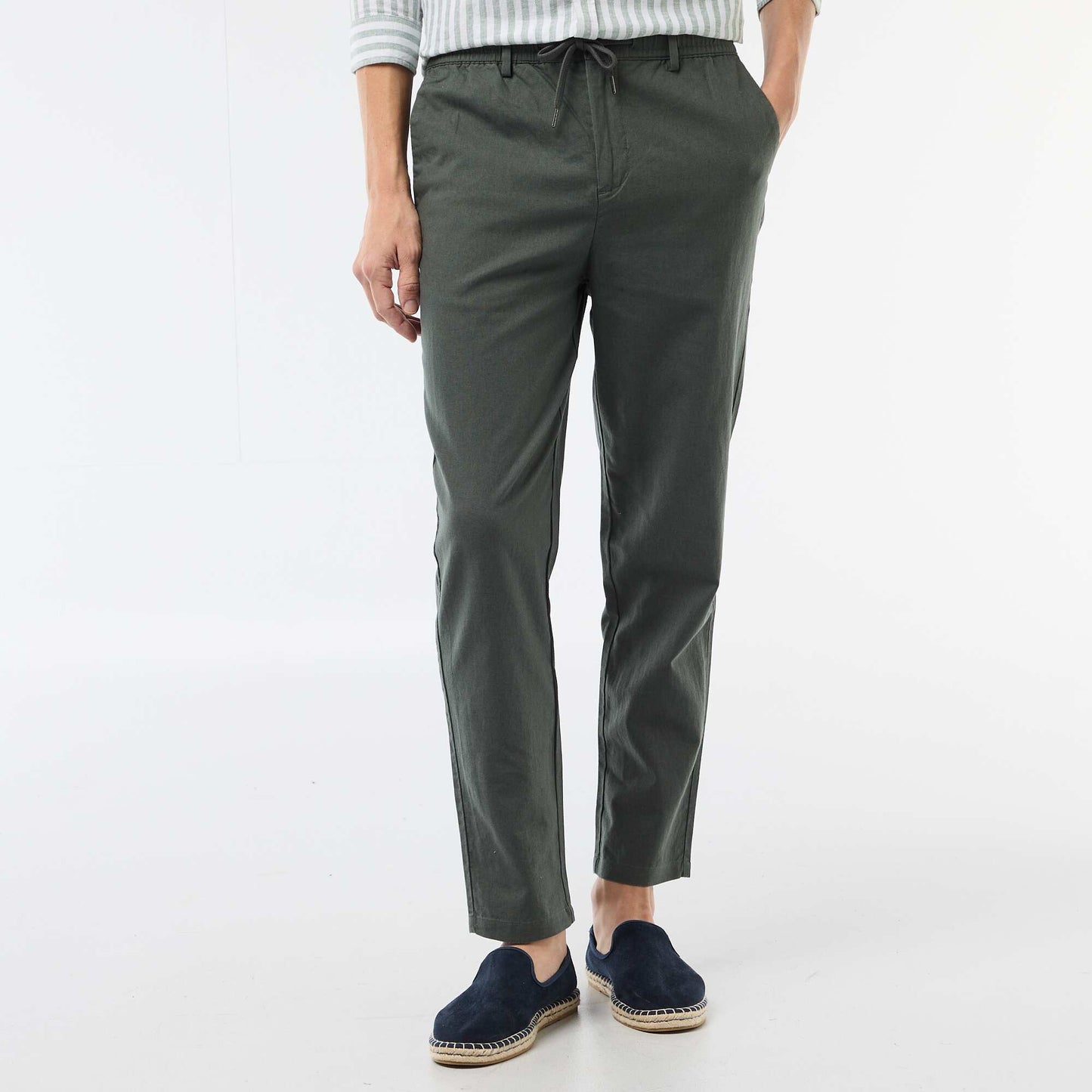 Pantalon chino regular en lin mélangé VERT