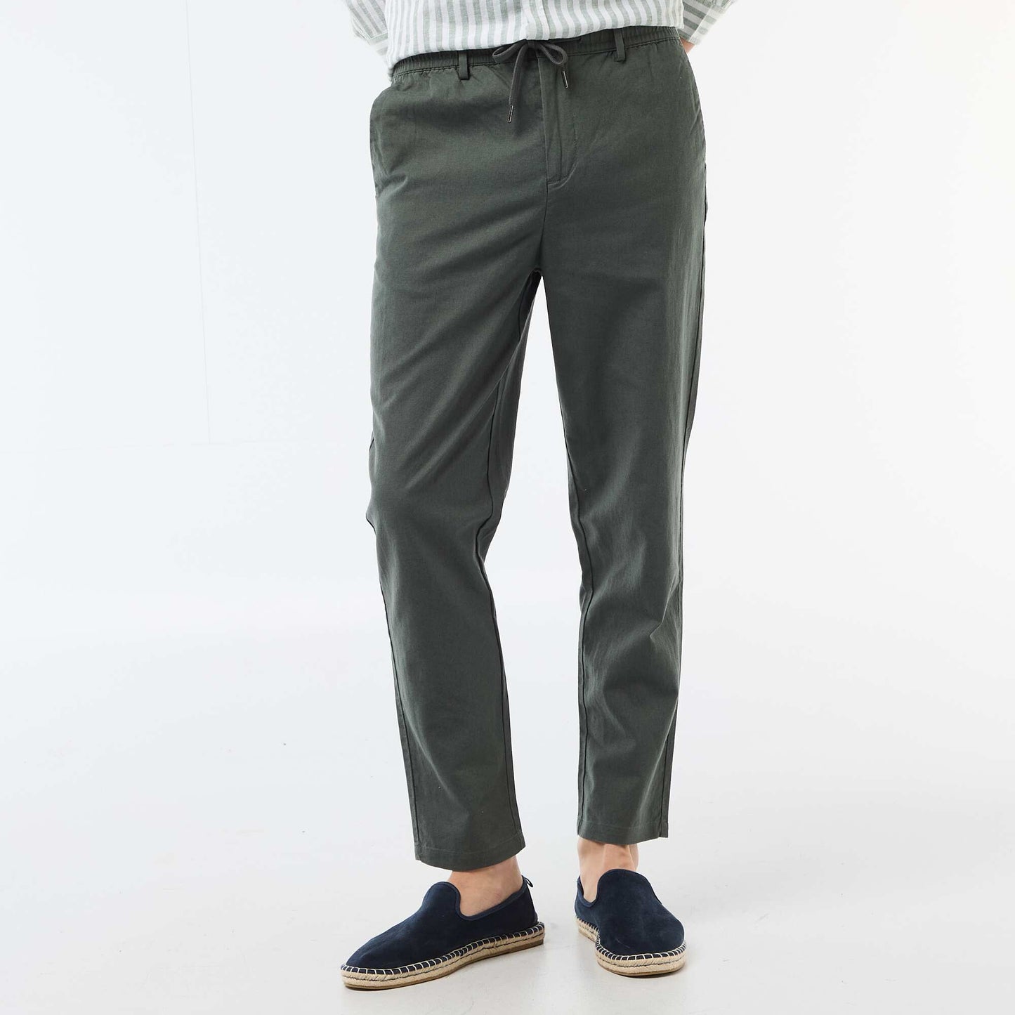 Pantalon chino regular en lin mélangé VERT