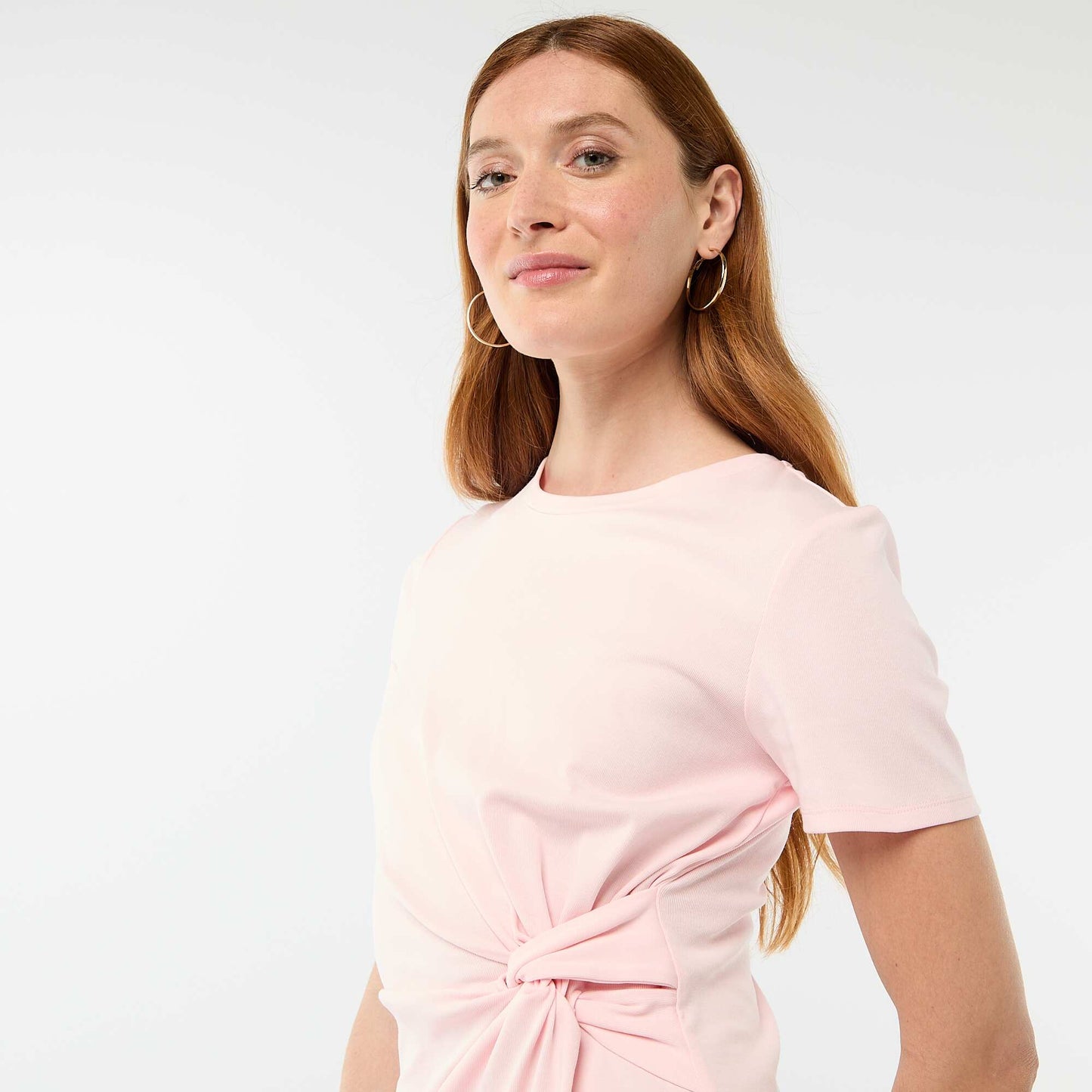 Robe t-shirt courte avec nœud fantaisie ROSE