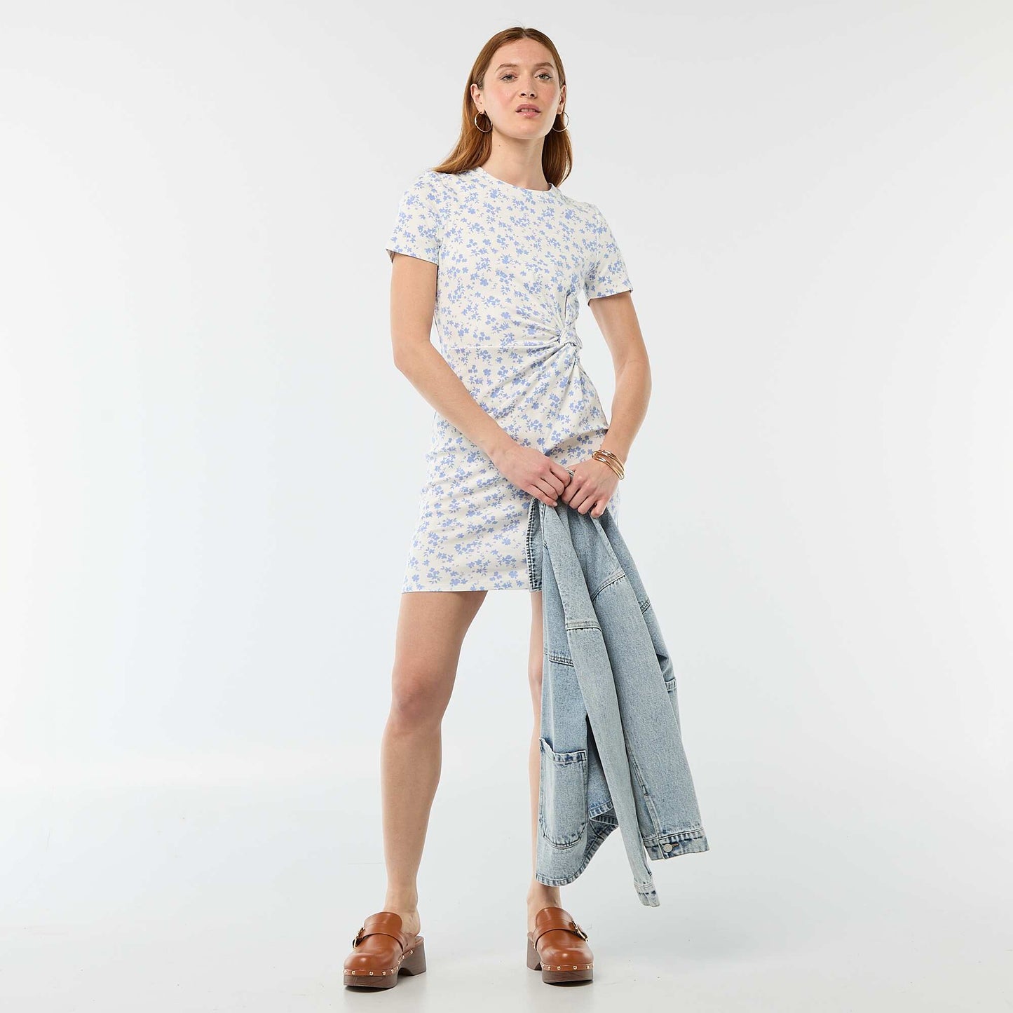 Robe t-shirt courte avec nœud fantaisie BEIGE