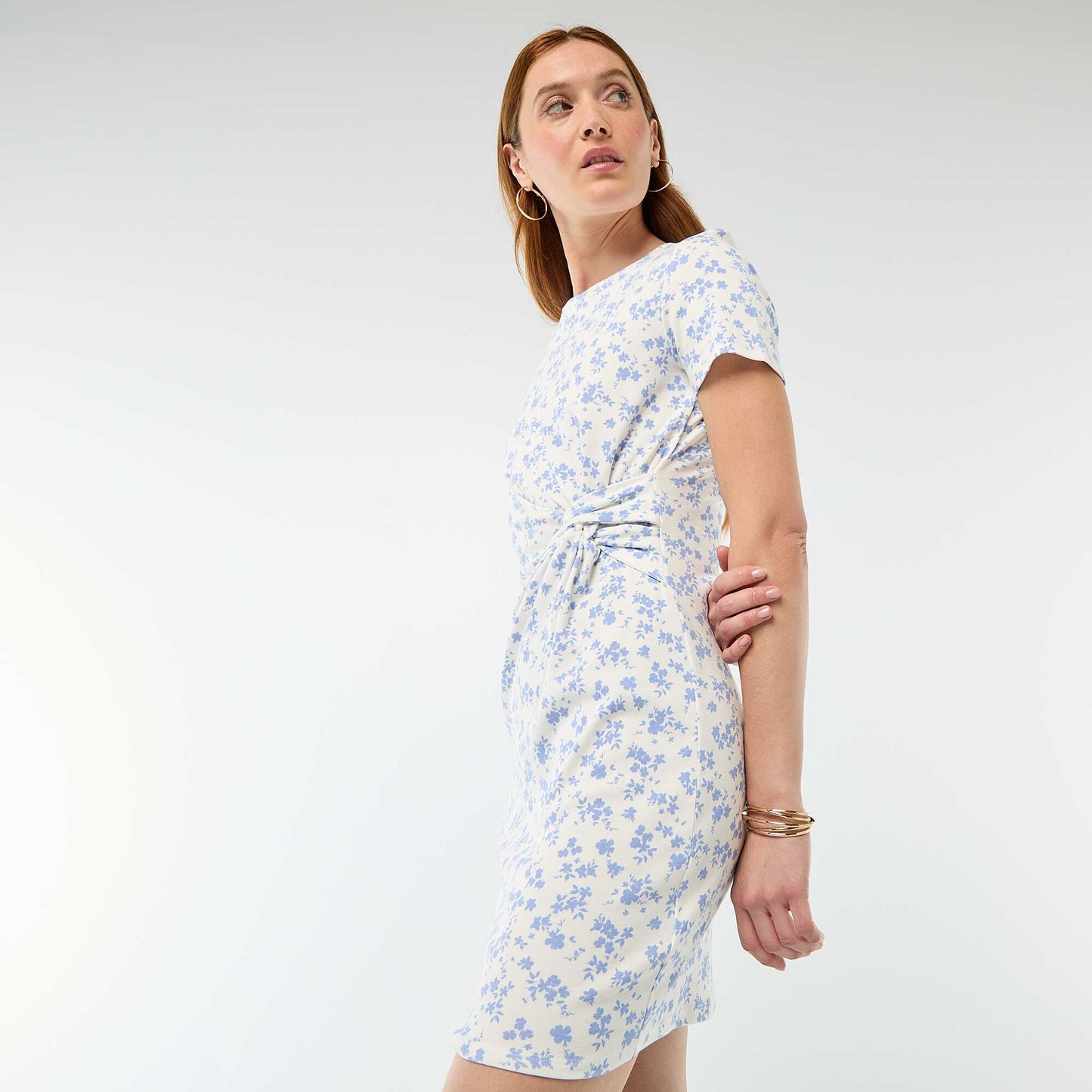 Robe t-shirt courte avec nœud fantaisie BEIGE