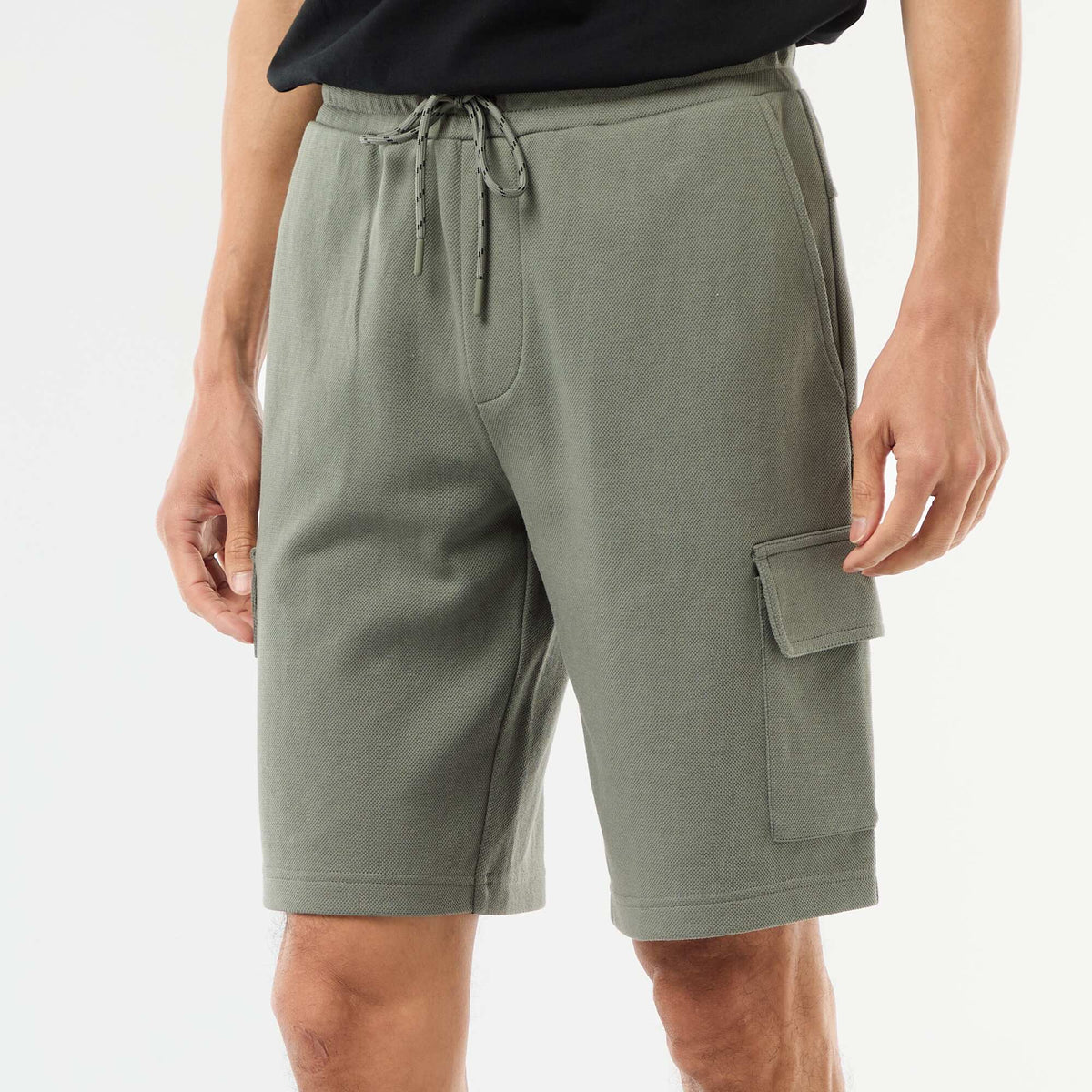 Bermuda en piqué de coton multipoches VERT