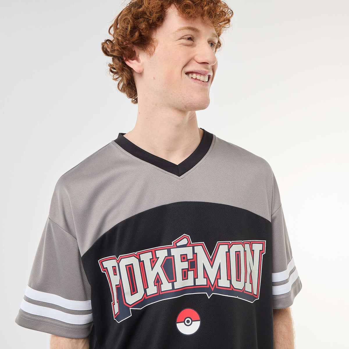 T-shirt imprimé 'Pokémon' col V NOIR