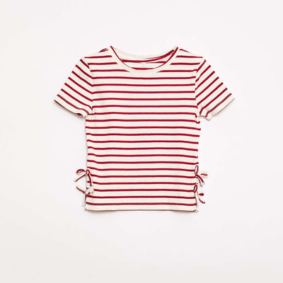 T-shirt avec nœuds fantaisie ROUGE