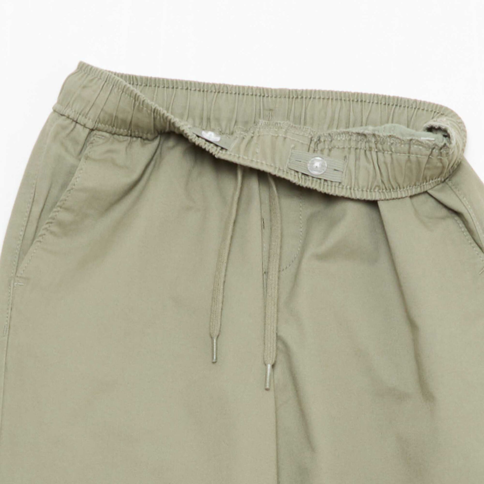 Jogpant uni avec ourlets VERT