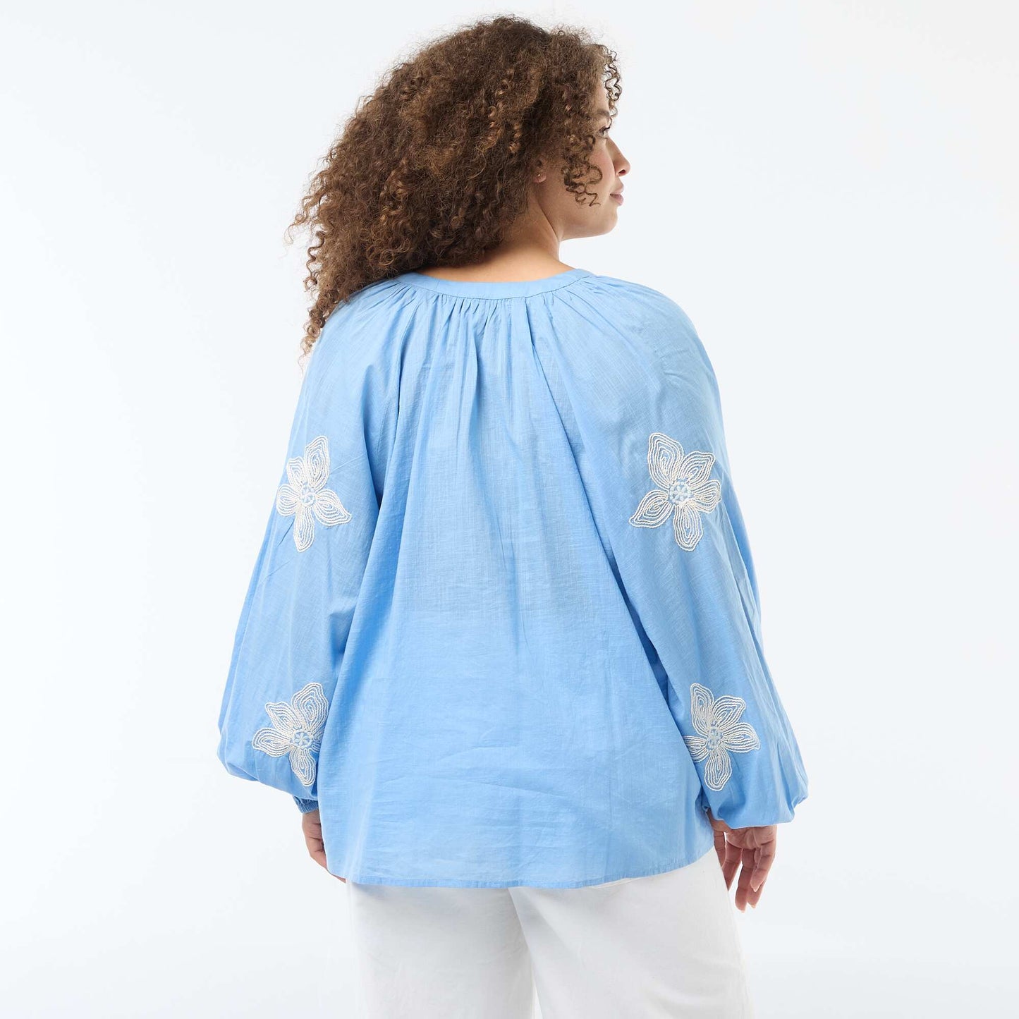Blouse avec broderies BLEU