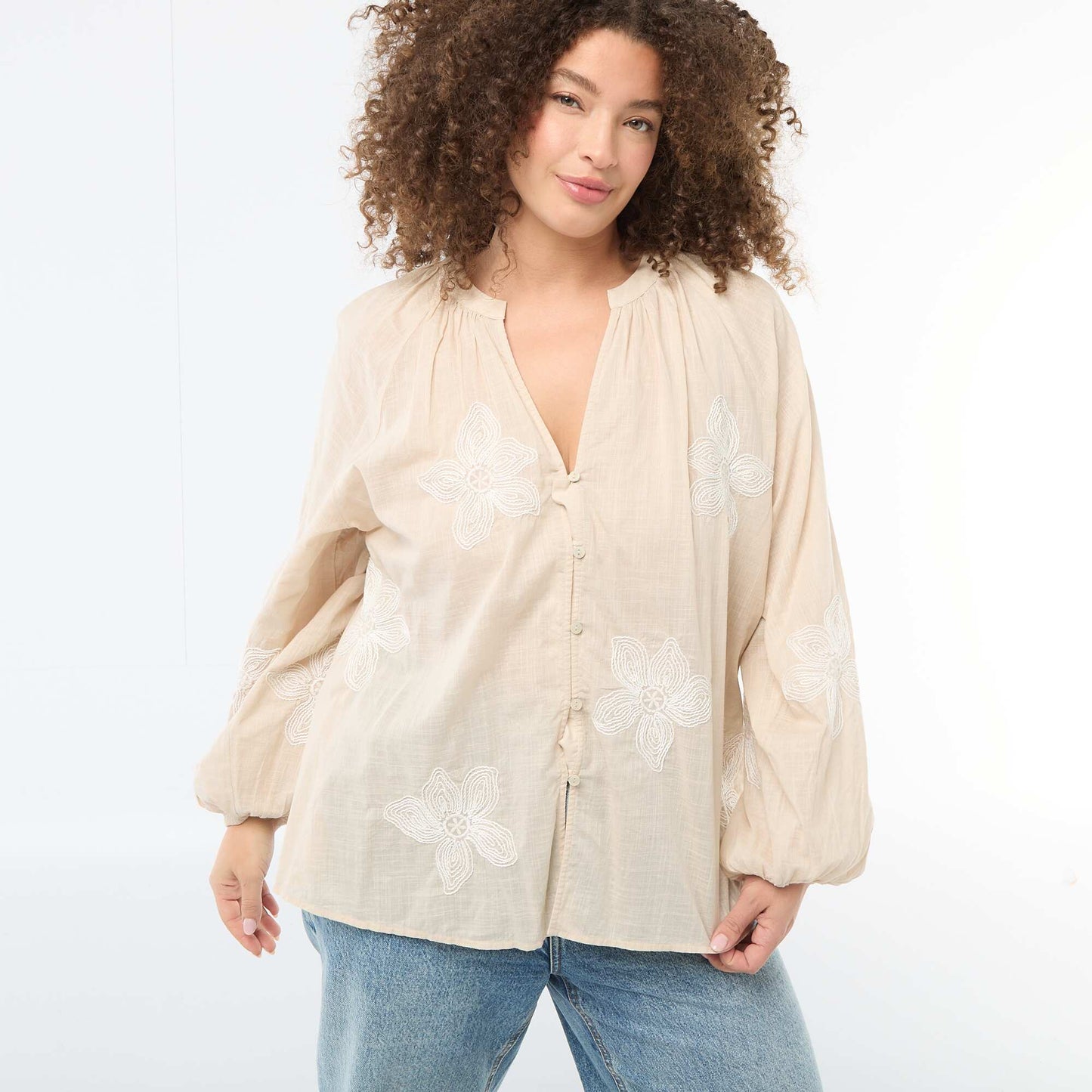 Blouse avec broderies BEIGE