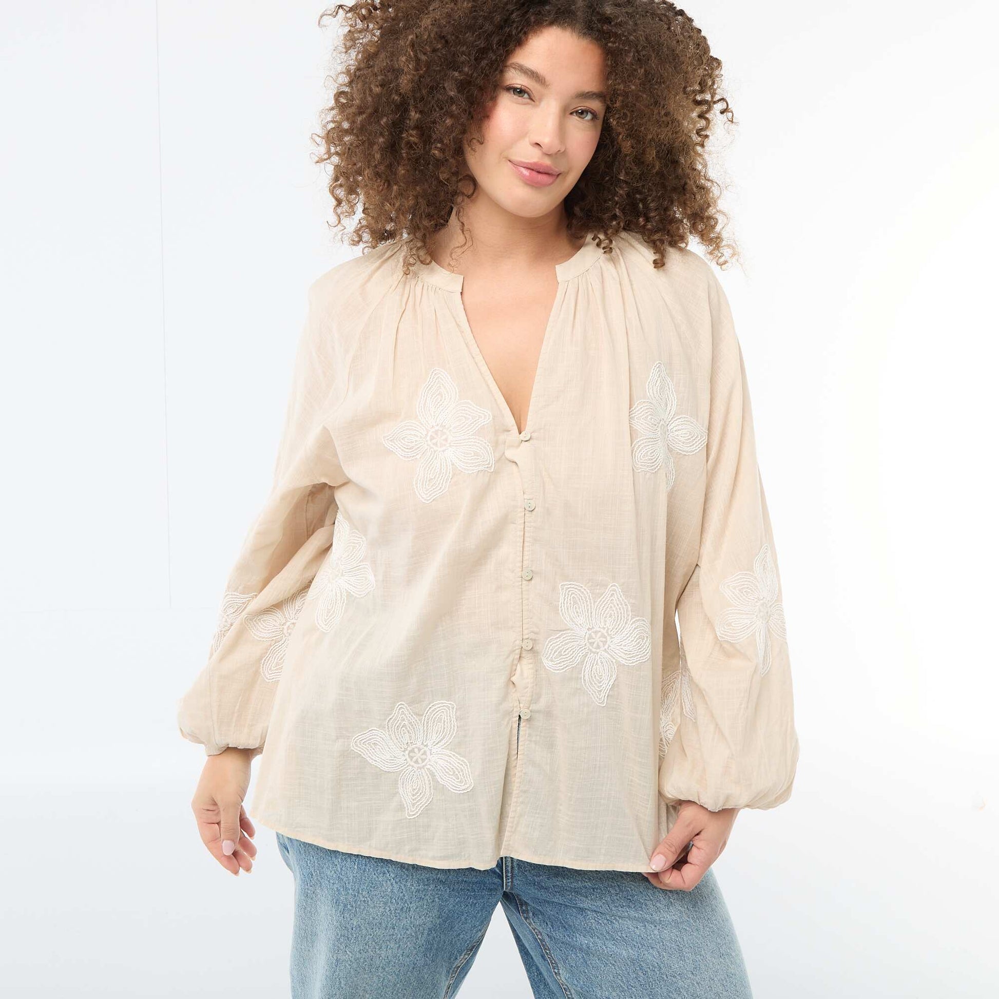Blouse avec broderies BEIGE