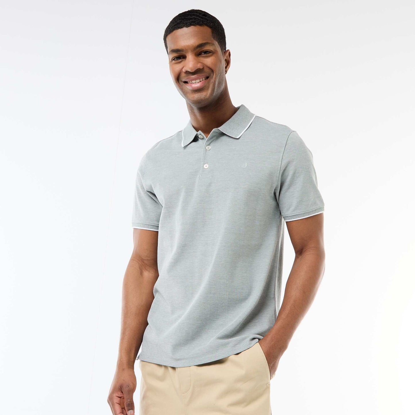 Polo avec broderie sur poitrine VERT