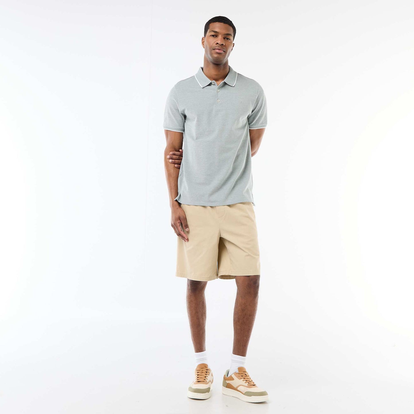 Polo avec broderie sur poitrine VERT