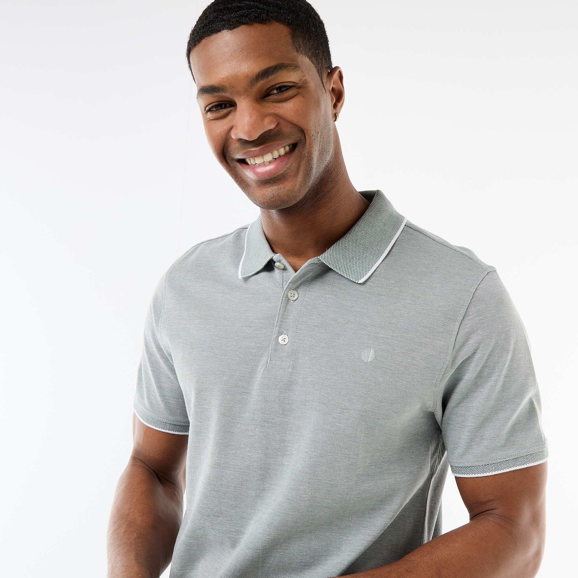 Polo avec broderie sur poitrine VERT