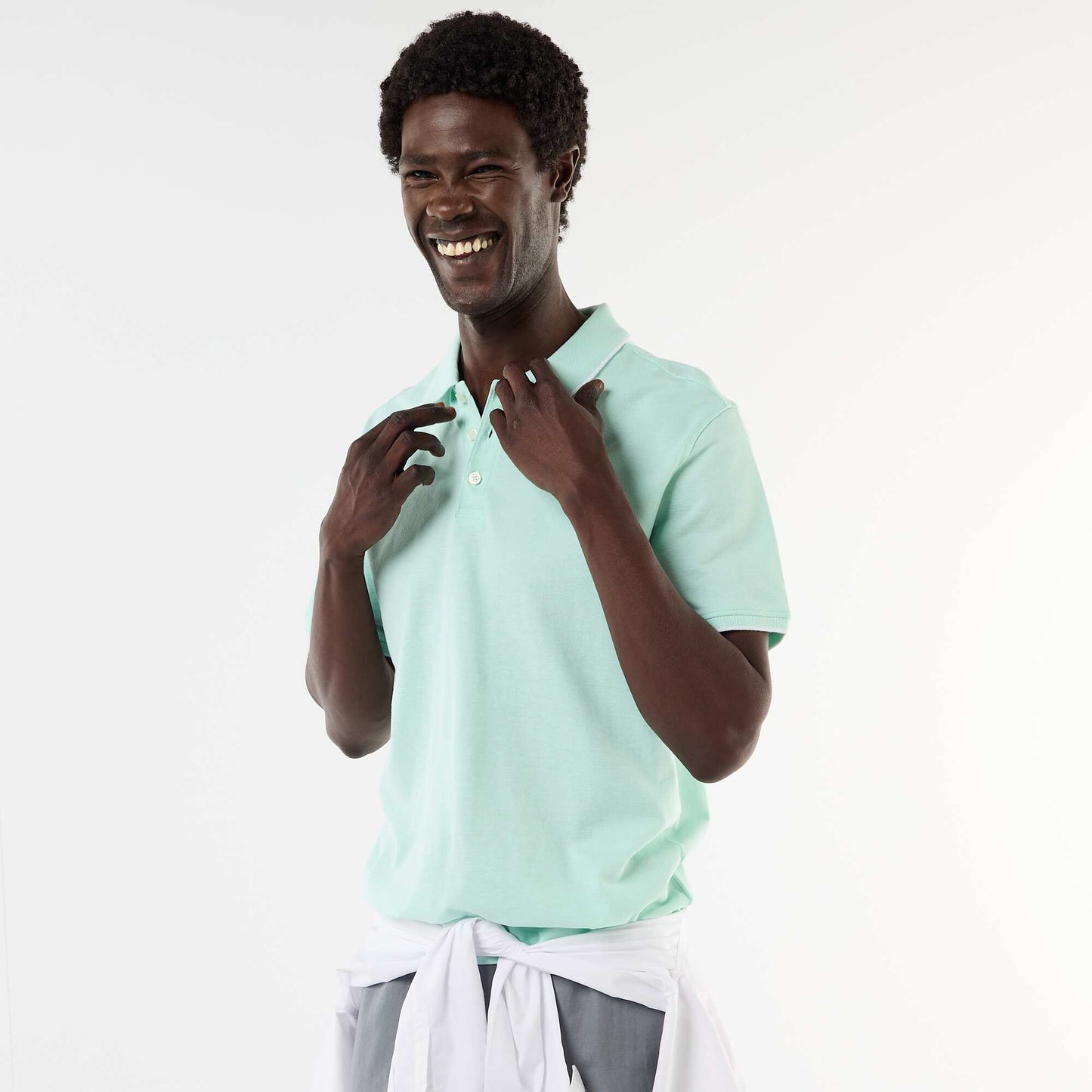 Polo avec broderie sur poitrine VERT
