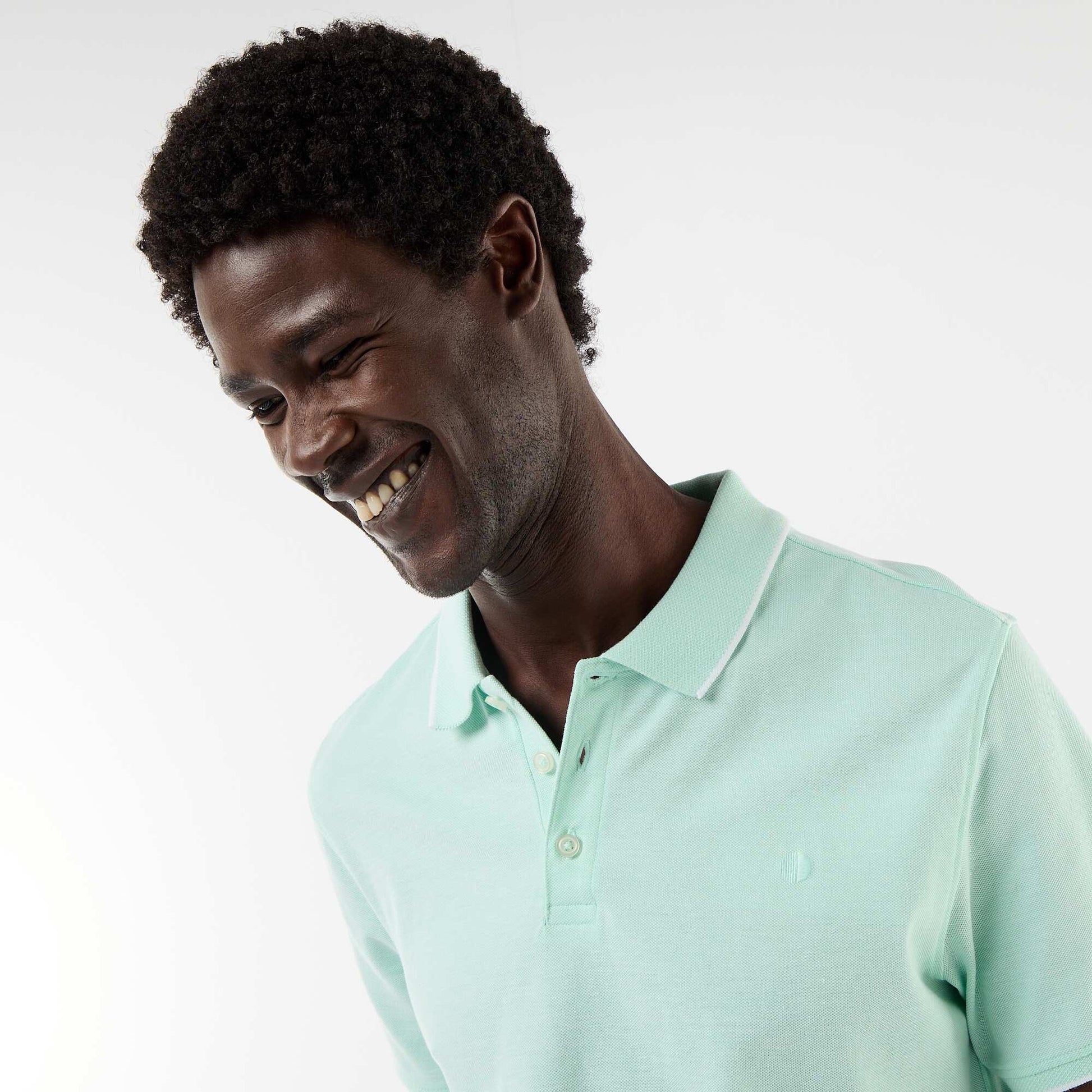 Polo avec broderie sur poitrine VERT
