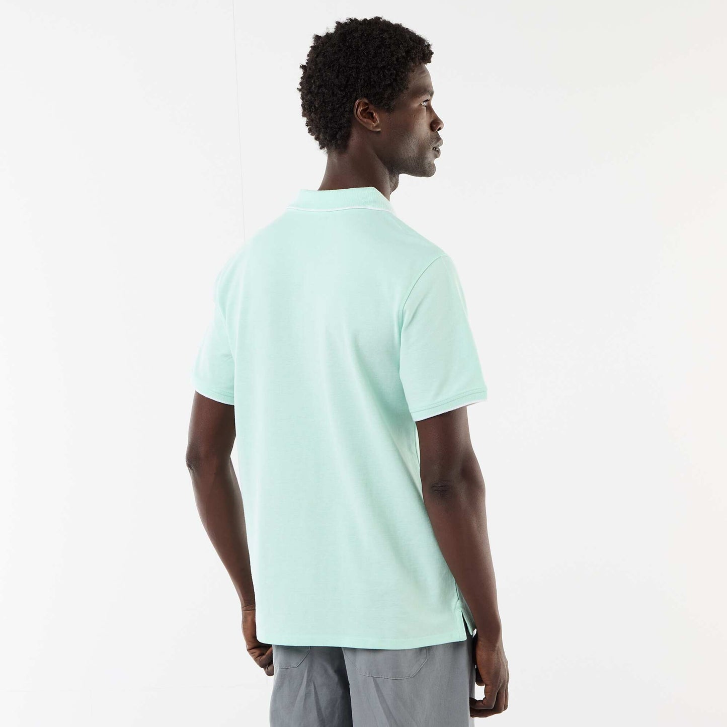 Polo avec broderie sur poitrine VERT