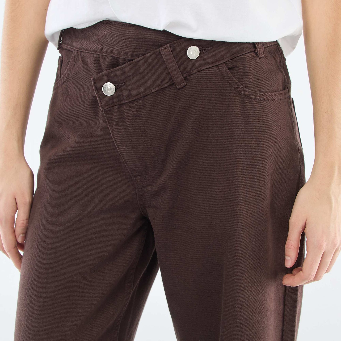 Pantalon twill ouverture asymétrique MARRON