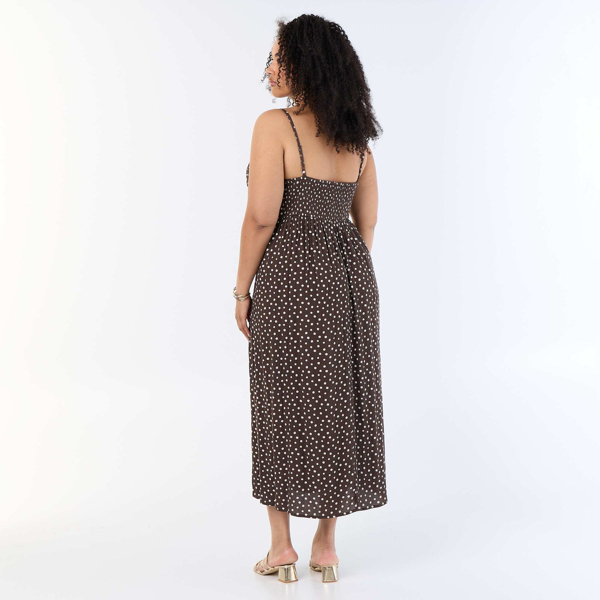 Robe longue en maille crêpée fines bretelles MARRON