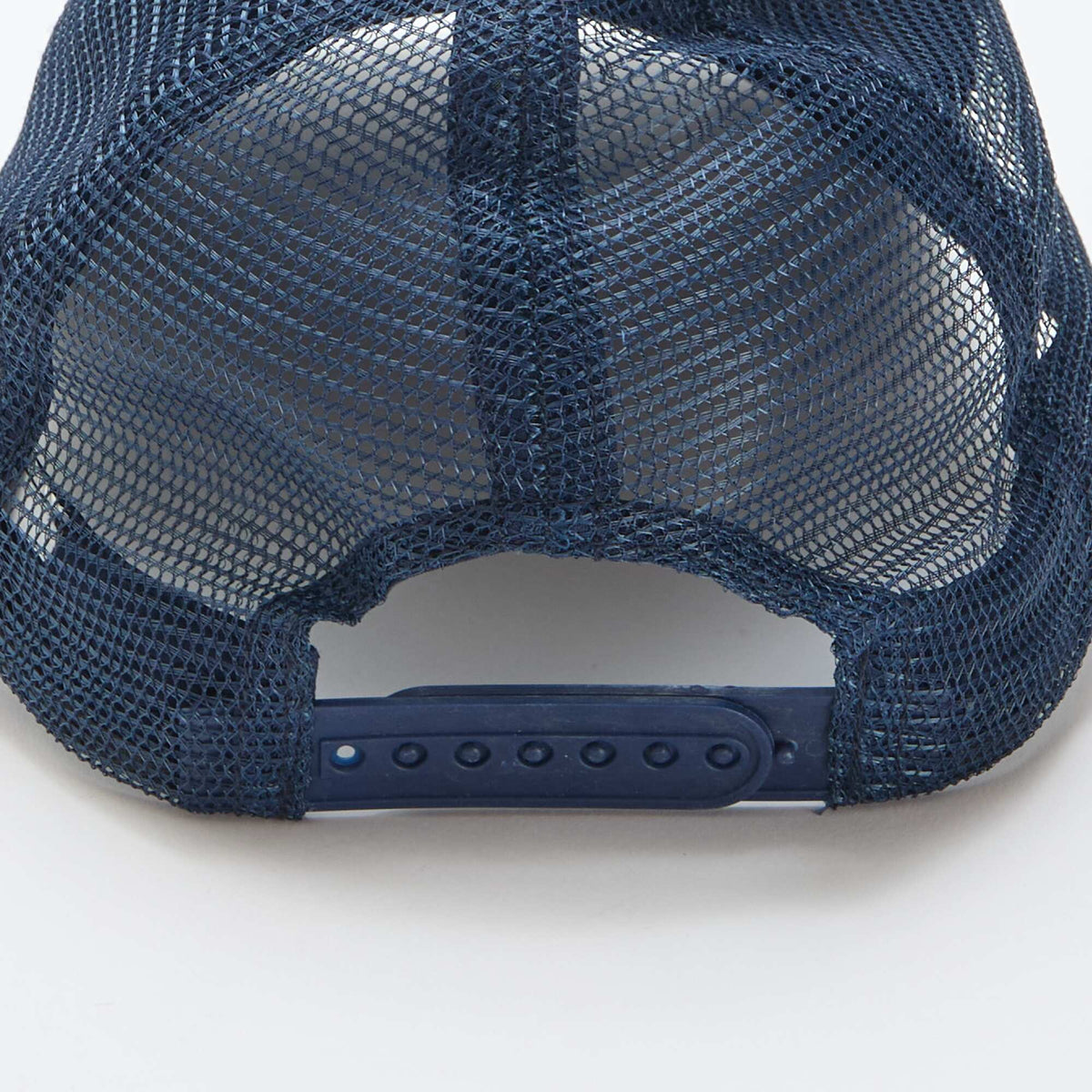 Casquette avec filet + broderie devant BLEU