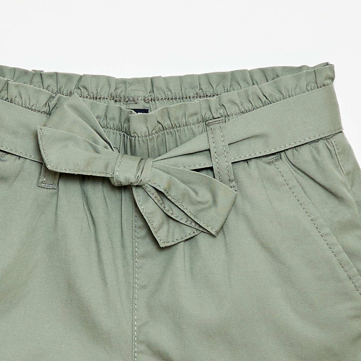 Short avec ceinture nouée VERT