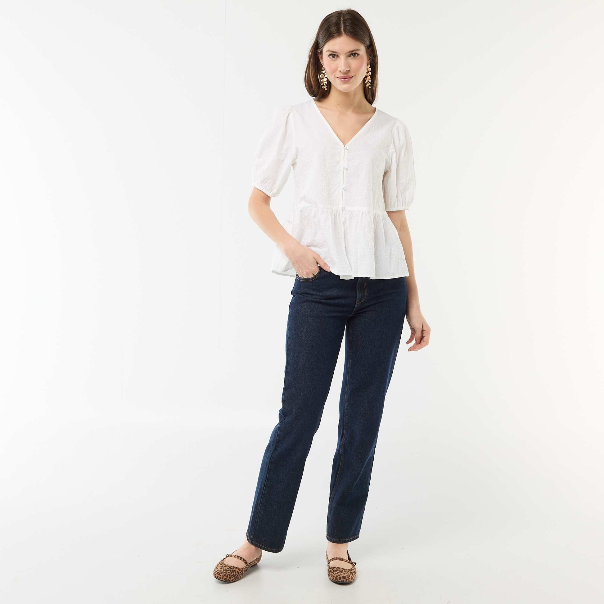Blouse avec broderies et base volantée BLANC