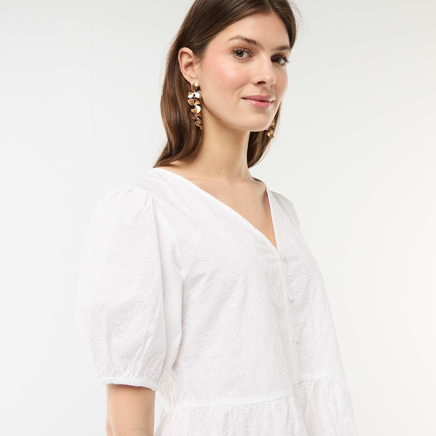 Blouse avec broderies et base volantée BLANC