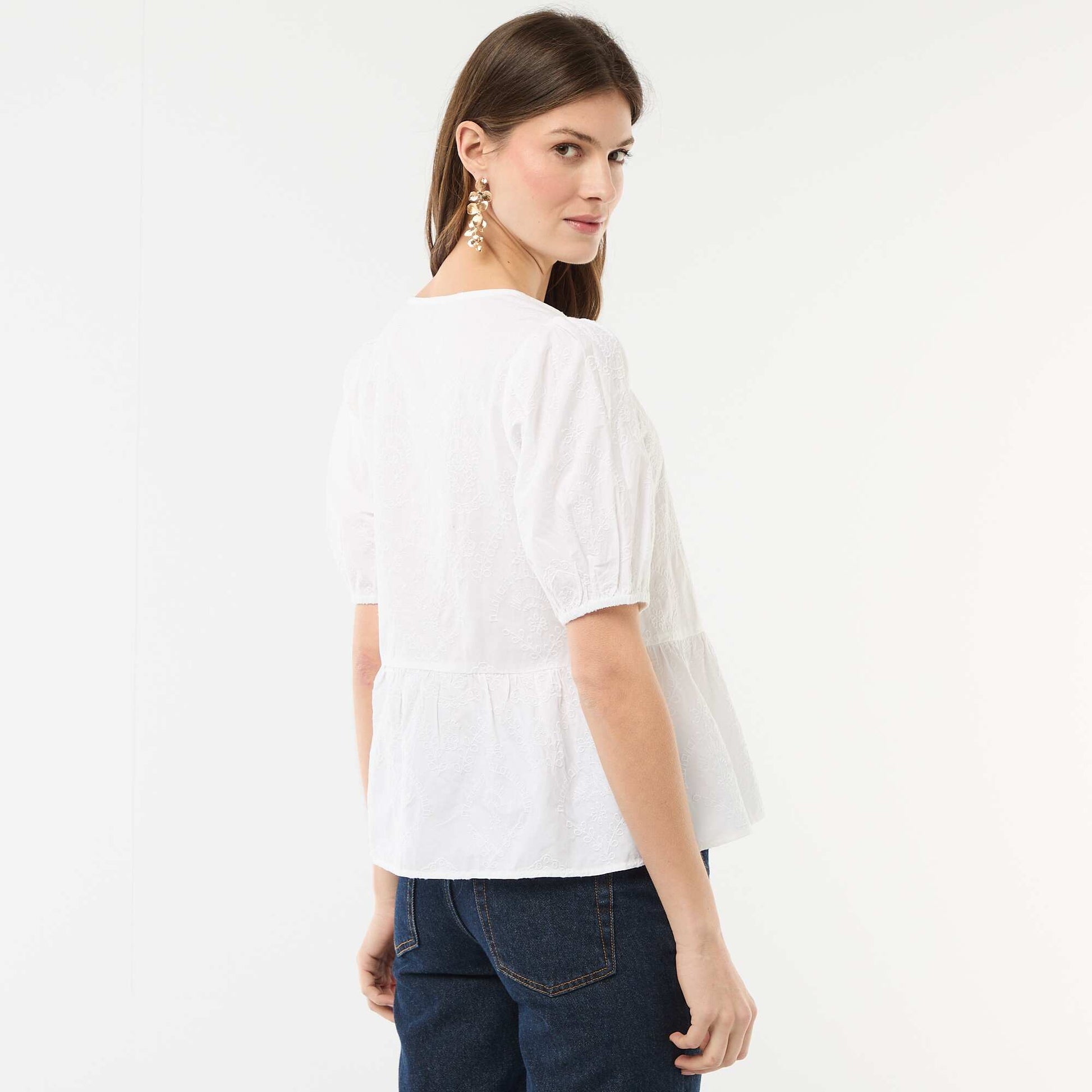 Blouse avec broderies et base volantée BLANC
