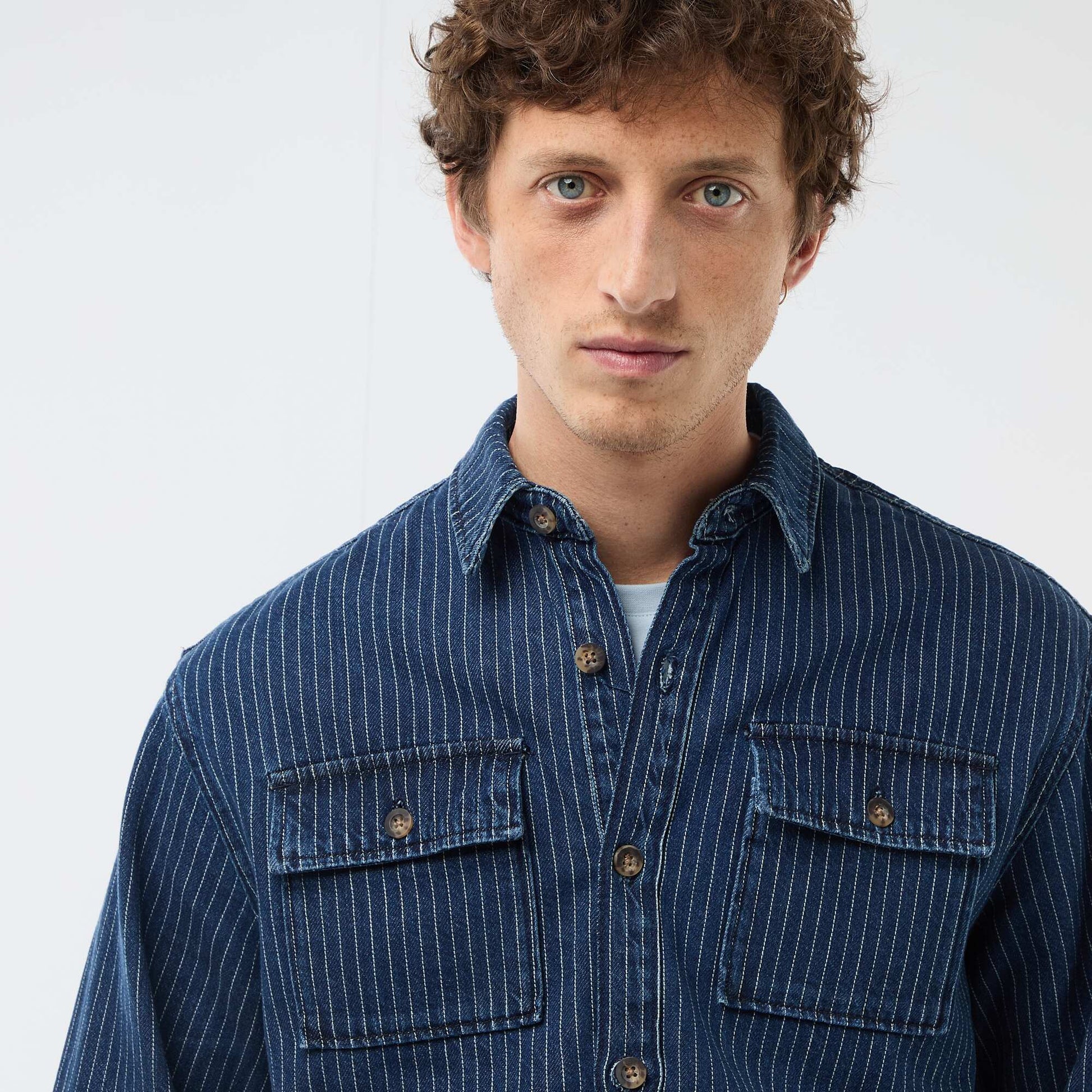 Chemise en jean rayée avec poches plaquées à la poitrine BLEU