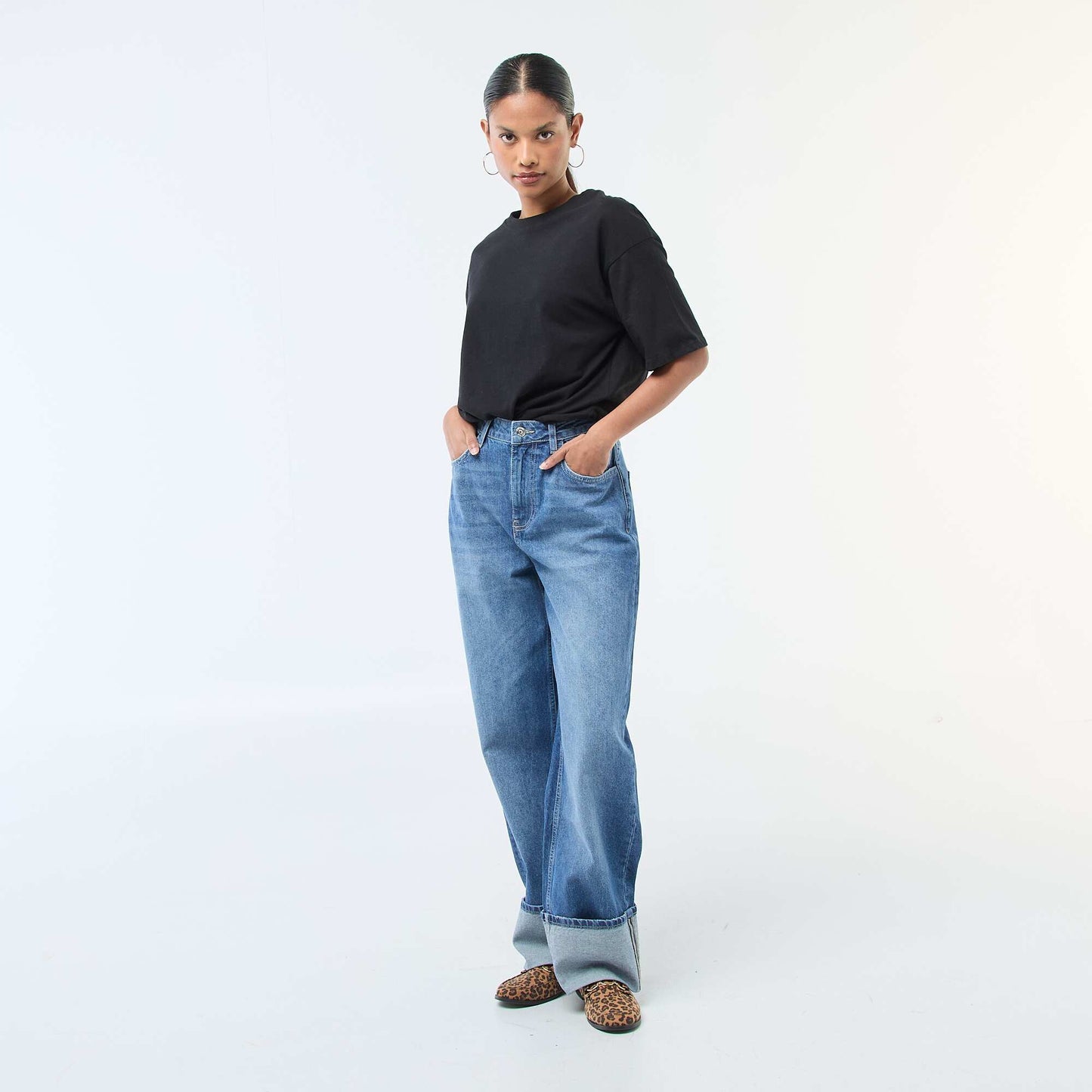 Jean regular / taille standard avec larges ourlets BLEU