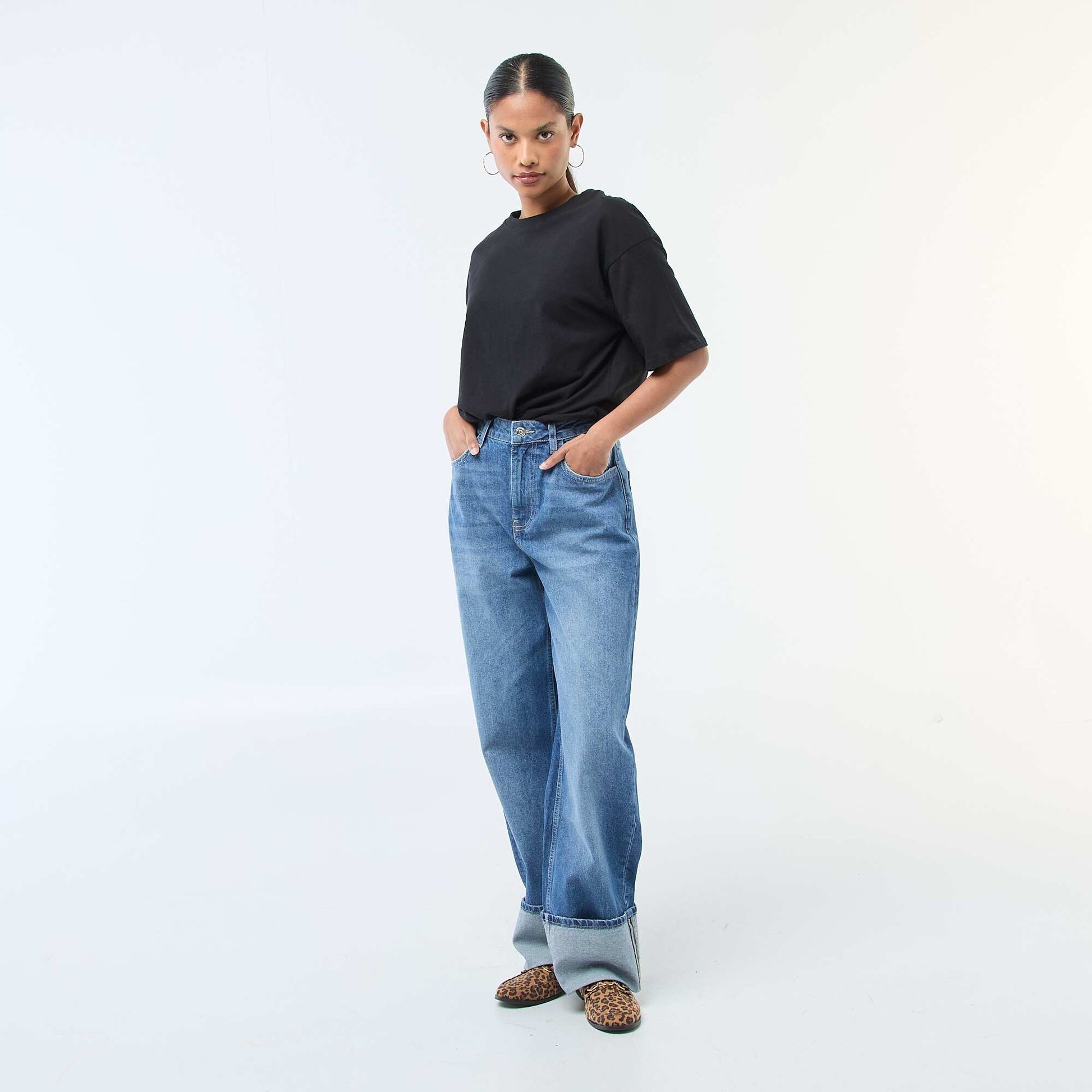 Jean regular / taille standard avec larges ourlets BLEU