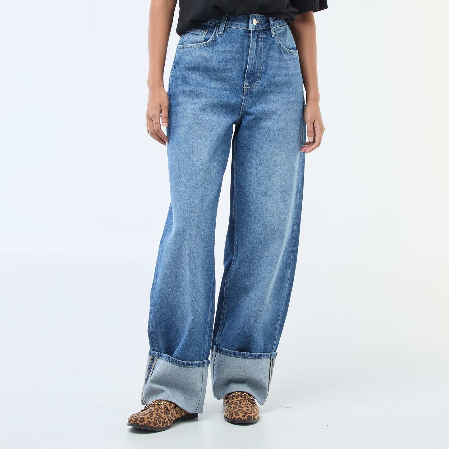 Jean regular / taille standard avec larges ourlets BLEU