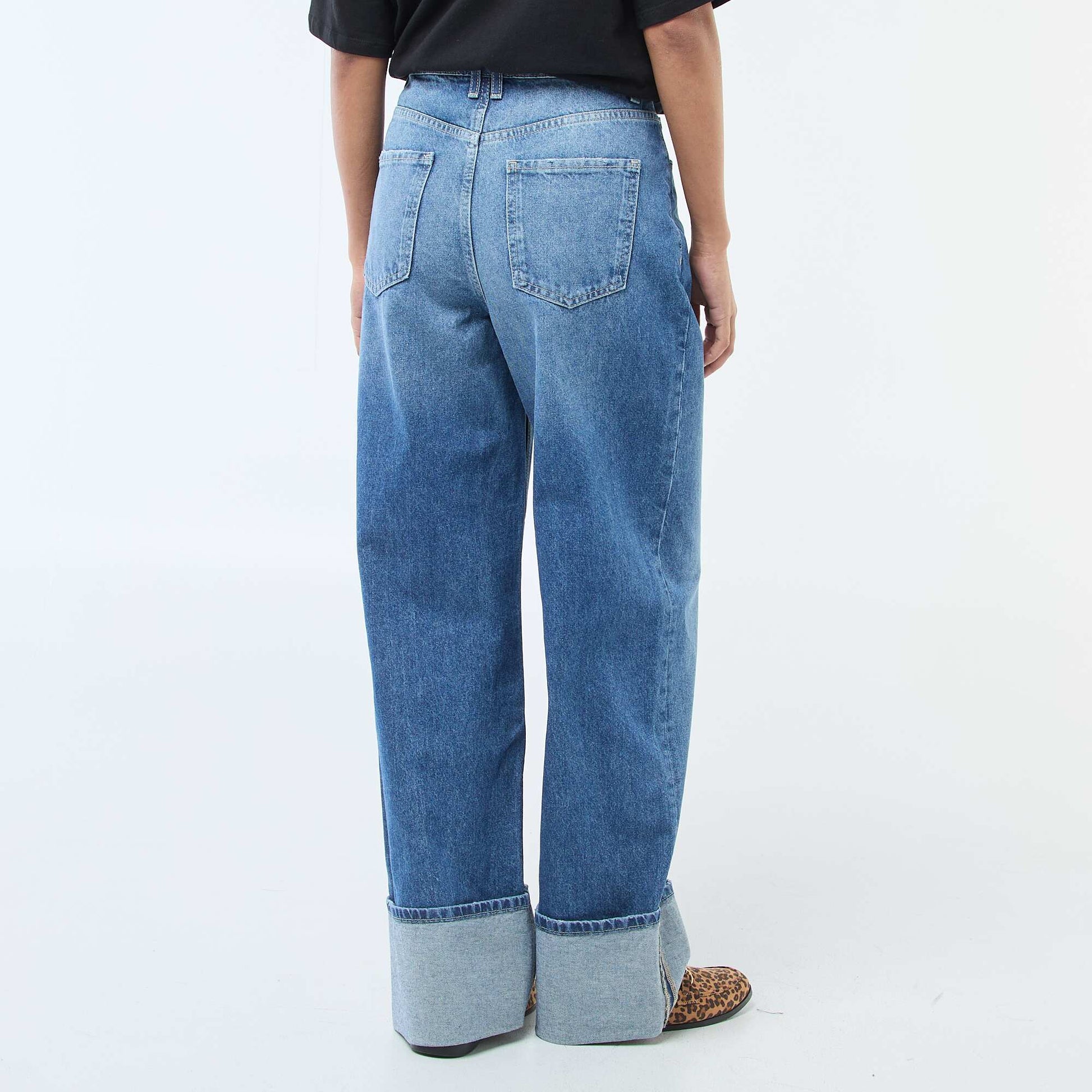 Jean regular / taille standard avec larges ourlets BLEU