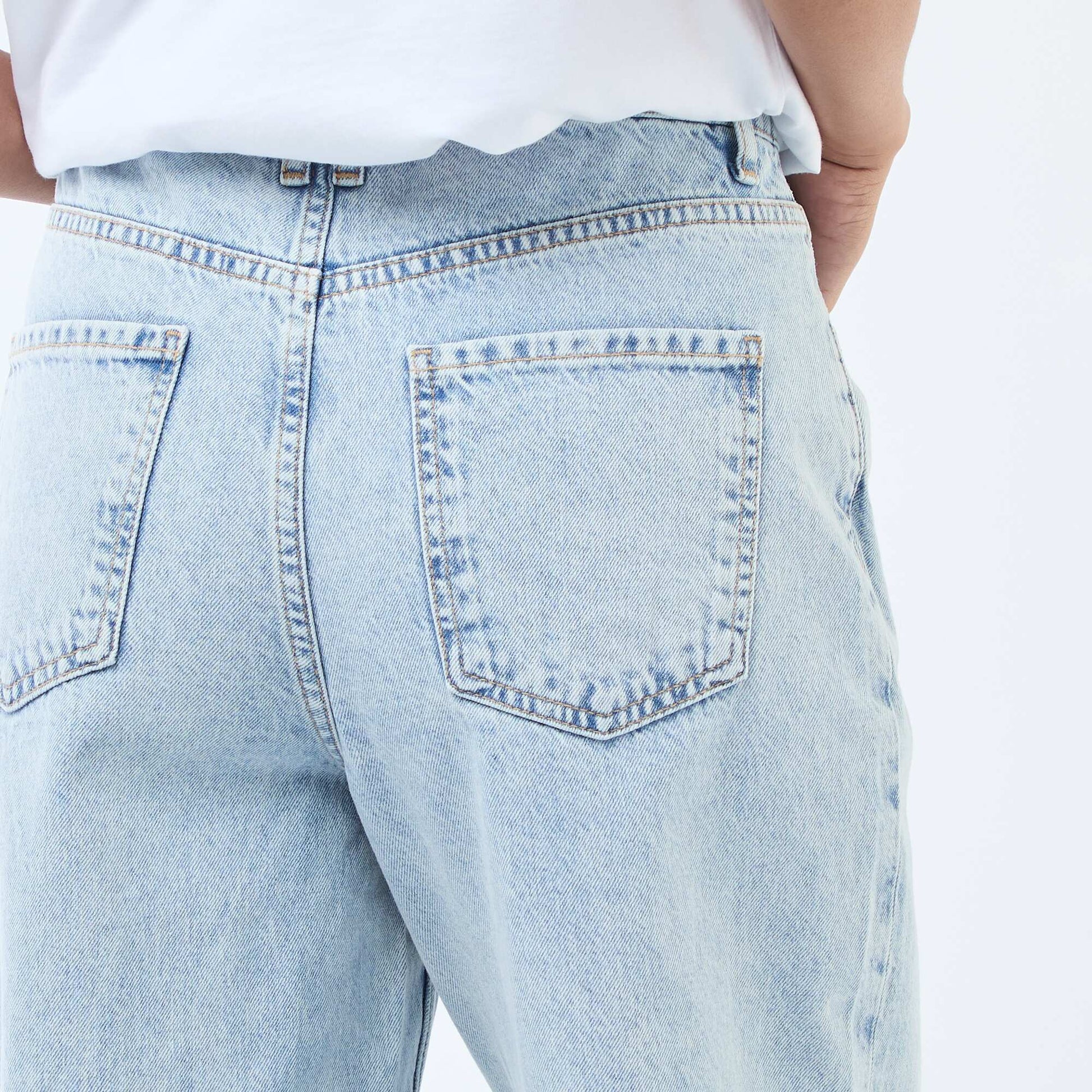 Jean regular / taille standard avec larges ourlets BLEU