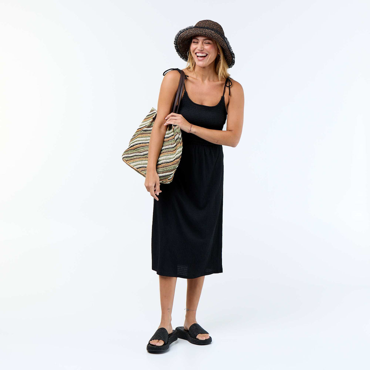 Robe courte smockée unie NOIR