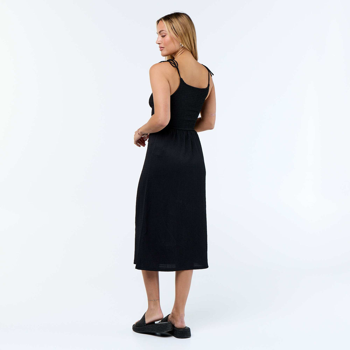 Robe courte smockée unie NOIR